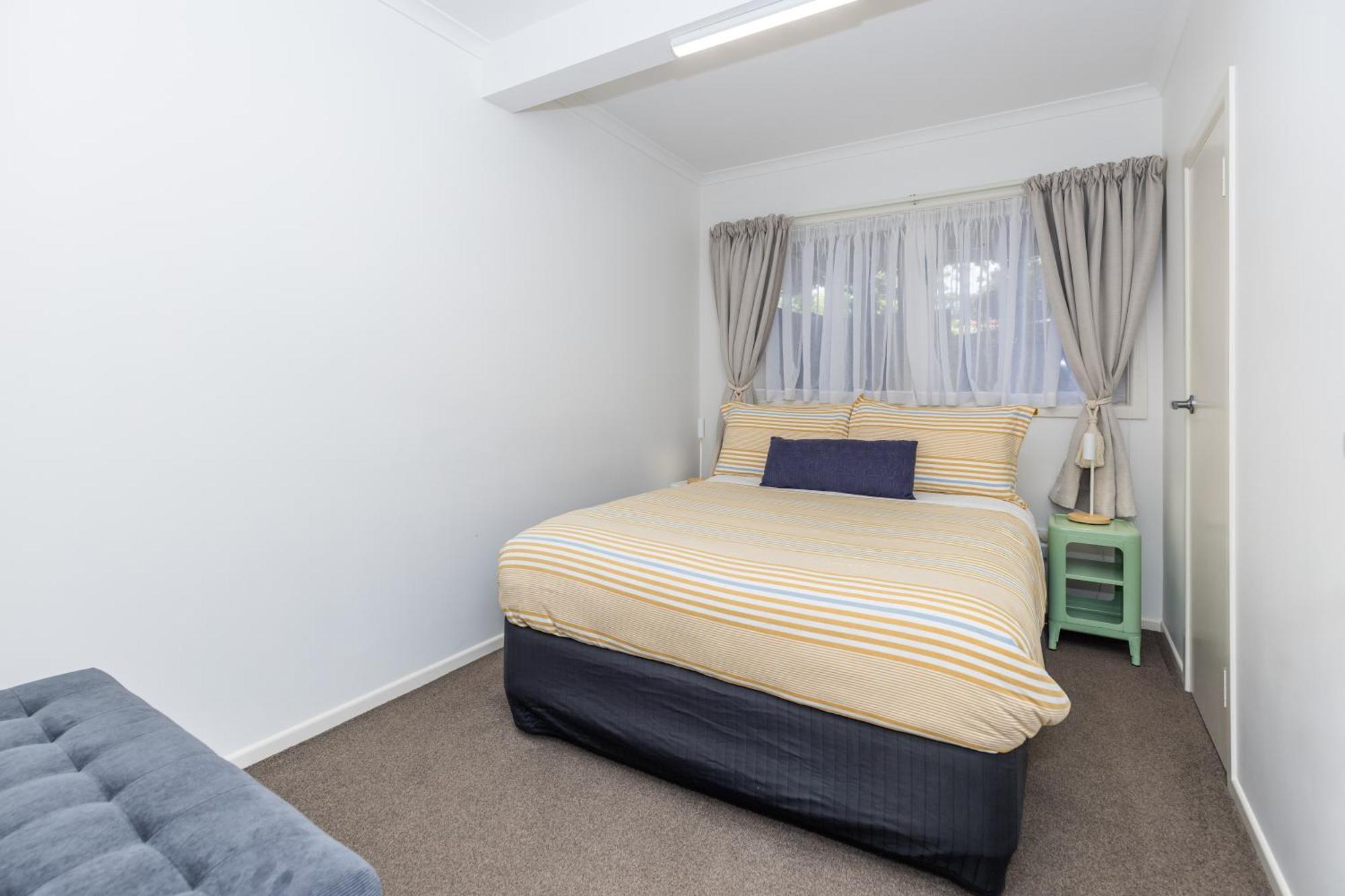 2 Bedroom Home Away From Home Near Cbd & Private Parking Hamilton Eksteriør bilde